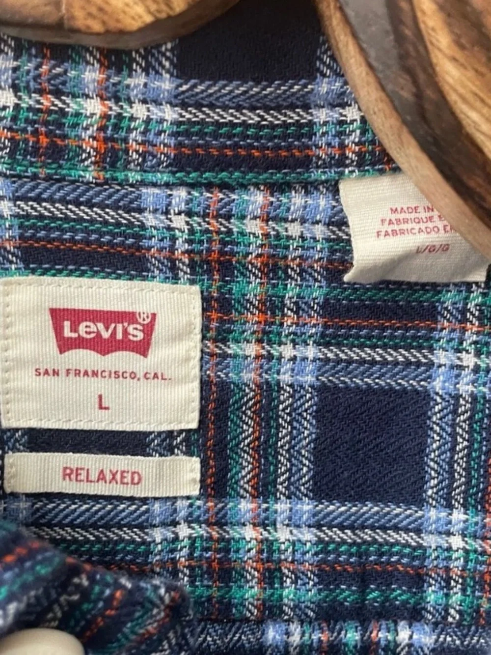 Levi’s cotton and hemp blend navy plaid button down shirt size L